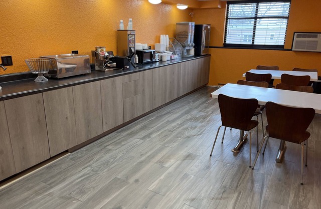 Super 8 by Wyndham Chadron NE