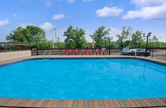 Super 8 by Wyndham Niagara Falls North