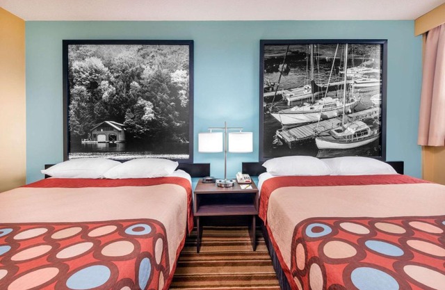 Super 8 by Wyndham Thunder Bay