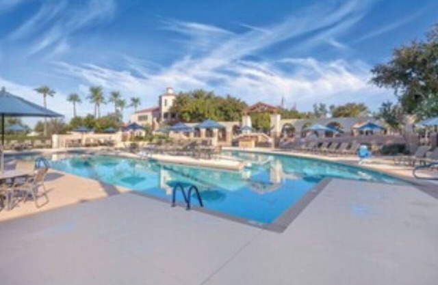 Super Bowl stay, one bedroom, at the golf resort!