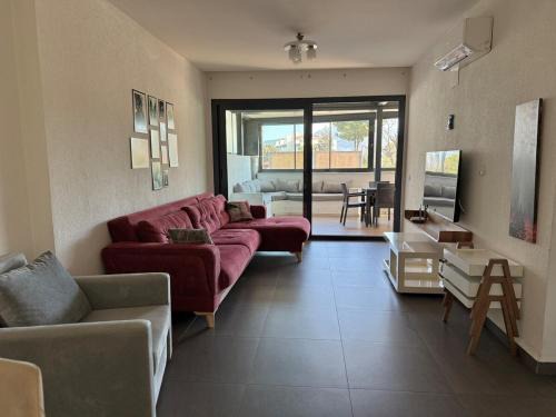 Super Luks, Denize 100 Metre, Ruya Evi 2
