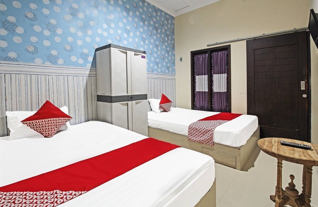 Super OYO 91202 Family Guest House Syariah