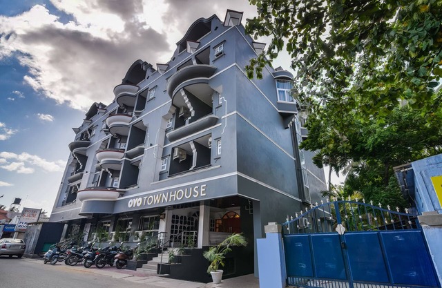 Super OYO Townhouse 124 Srm Kuppakonam