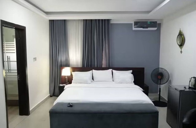 Super Powered Mansion Room 24hr AC & Power