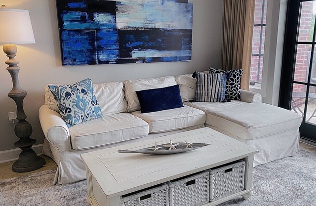SUPER SAVE! Luxury 30A Condo, Corner Top Floor, Balcony, Pool, Steps 2 Rosemary.