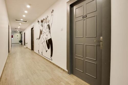 Super Townhouse 359 Begumpet Near Hyderabad Central