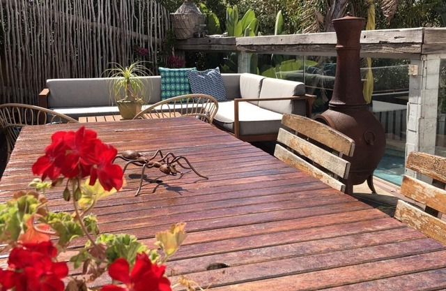 Super Vibey 4-room beach guest suite. Breaky goodies included.
