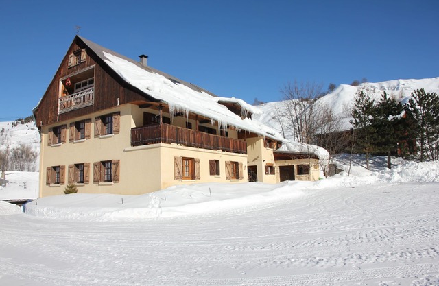 Superb 450m2 Savoyard chalet at 1600m altitude