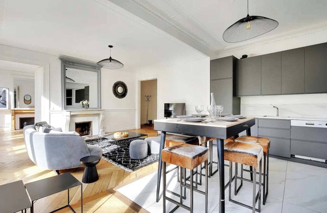 Superb Apartment Center of Paris Le Marais 3 bdrs