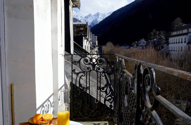 Superb apt for 9 people /4 real bedrooms 2 bathrooms /HEATED POOL