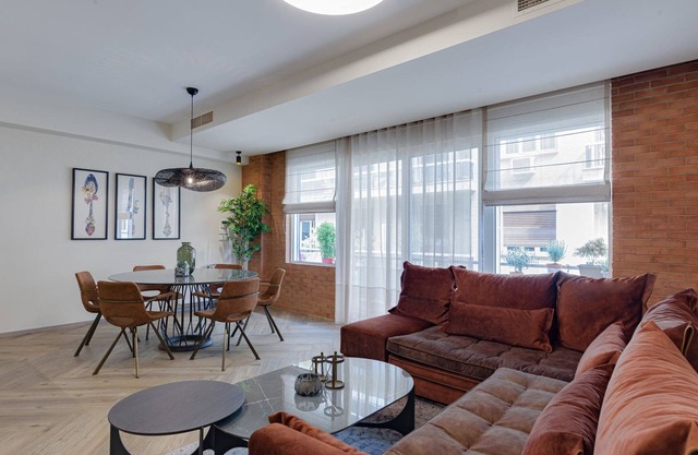 Superb Athens Apartment | 3 Bedrooms | Apartment Kylie | Acropolis