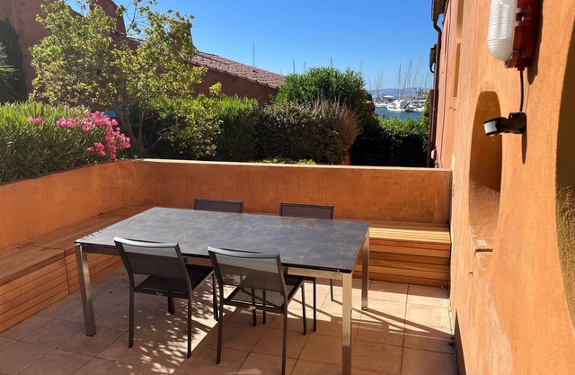 Superb, charming, refurbished waterfront apartment overlooking the port