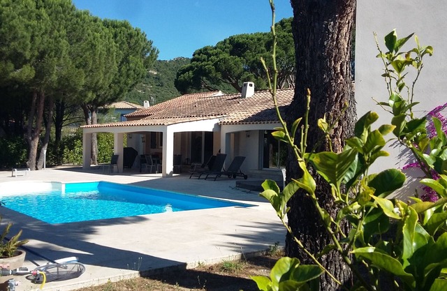 Superb family villa close to the center of the village of LE PLAN DE LA TOUR.