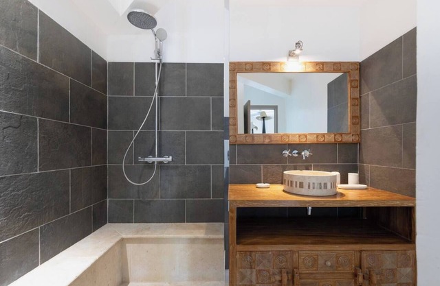 Superb seaside apartment in a residential area