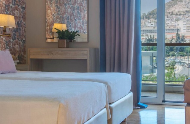 Superb serviced flat for 6 in the heart of Athens with view of Lycabettus Hill