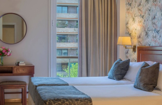 Superb serviced flat for 2 in the heart of Athens with view