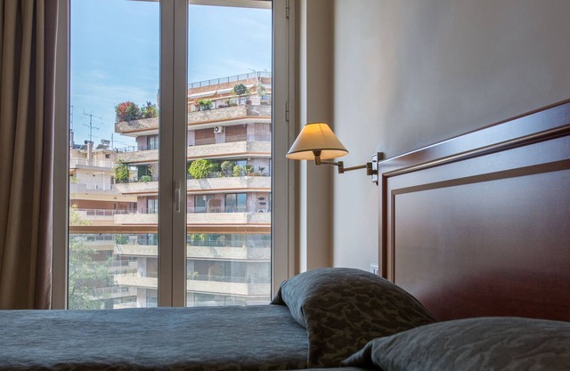 Superb serviced flat for 2 in the heart of Athens with view