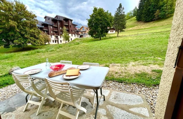 Superb ski-in ski-out apartment with terrace in La Plagne - Montchavin