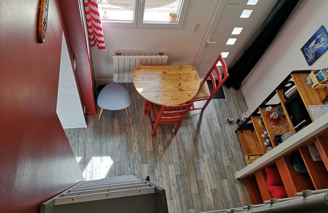 Superb Studio in the colors of the Basque Country