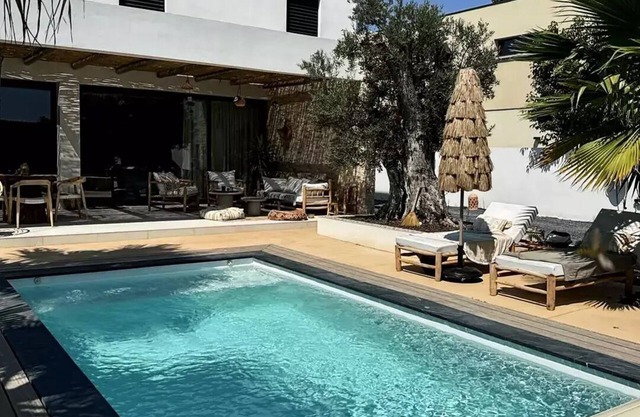 Superb villa in Saint laurent d'Aigouze