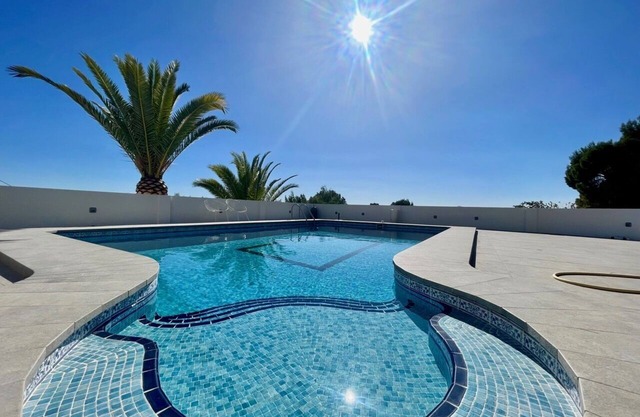 Superb villa for 8 people, with magnificent sea and mountain views.