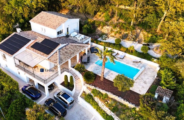 Superb Villa with stunning views of the Sea & Hills at 1.5km from the beach