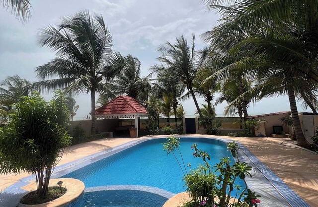 Superb waterfront villa, Saly Cristallines