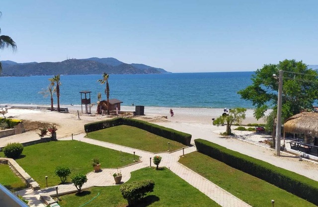 Superbly Located 3 Bed Beachfront Duplex Apartment