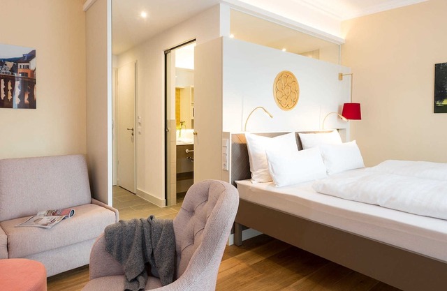 Superior Double Room - Emich's Hotel
