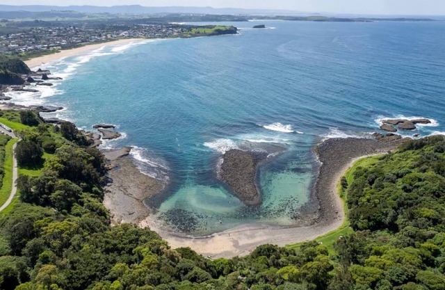 Surf Haven - beach-side