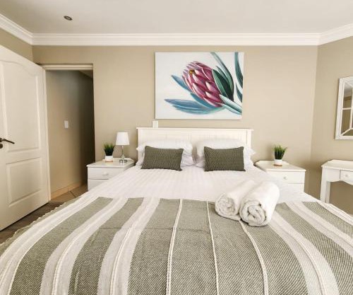 Surf & Serenity on Sea, by Jono & Erik