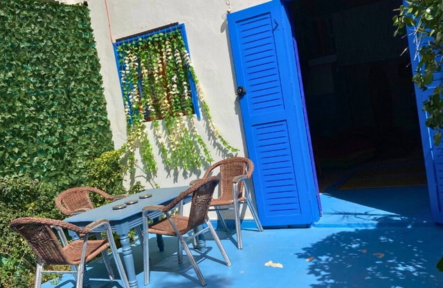 SURF studio with private bathroom.