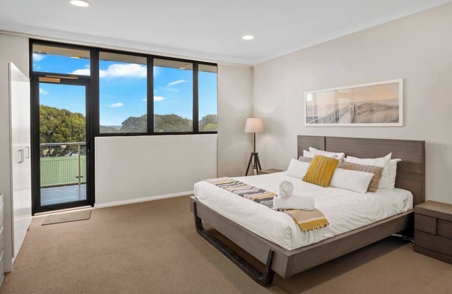 Surfside 3A Vibrant Yallingup Beachfront Living