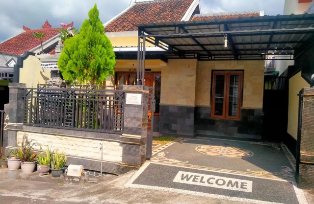 Suta Lovina House