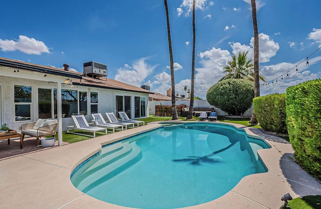 SW Boho in N. Scottsdale! Heated Pool w/Hot Tub + Putt + Firepit + Mt View