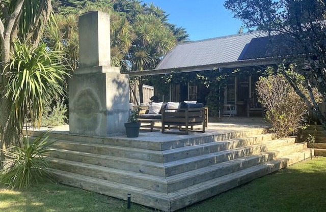 Swanfork - The Hamptons House meets Medlands Bach