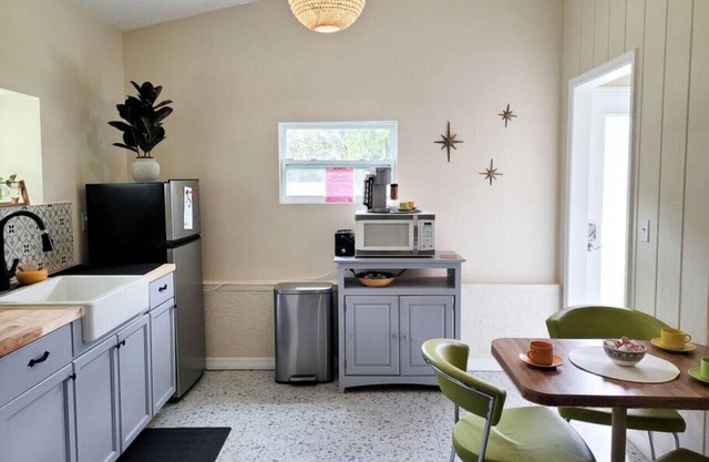 Sweet & Simple 1BR – Perfect for Two