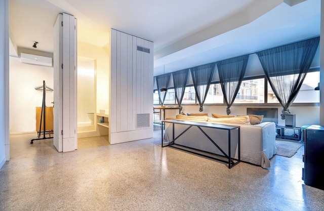 Syntagma square 2 bedrooms 4 pers apartment by MPS