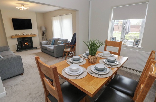 T?&NBSP;DRWS NESAF, pet friendly, with open fire in Cwmllynfell