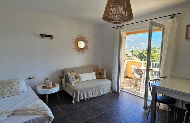 T2 Dolce & Vita C5 sea and pool view