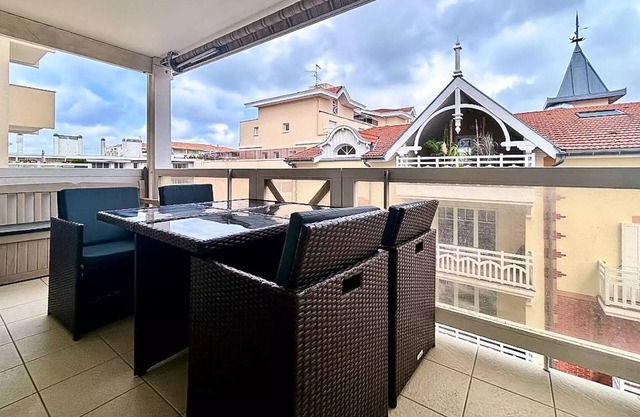 T2, located in the city center near the beach