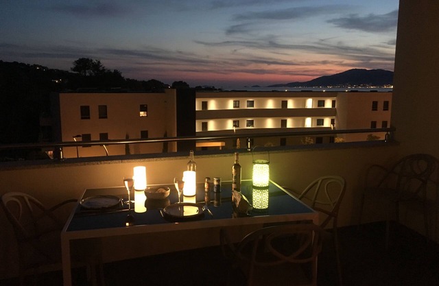 T2 modern with benefits of high standing and superb sea view