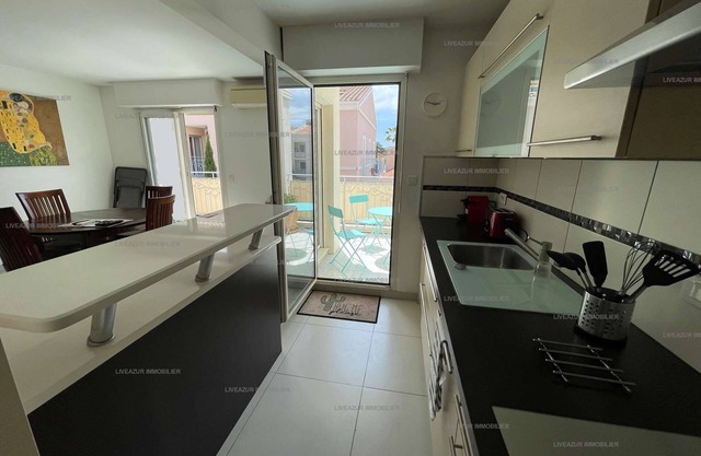 T3 apartment in the city center, port shops and beach on foot for 4
