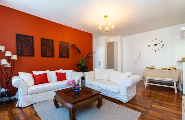T3 charming ideally located in the center of Bayonne near train station