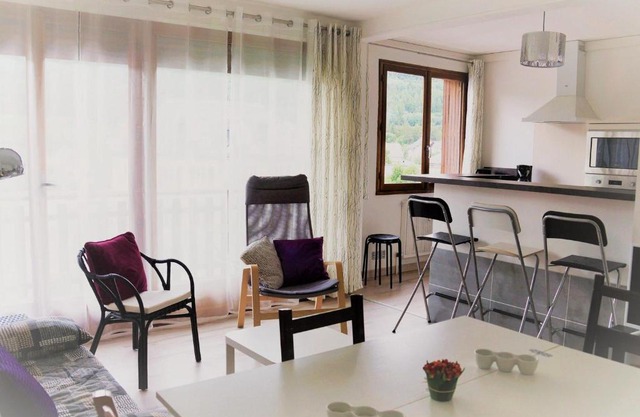 T3 rénové, centre-ville Barcelonnette, proche navettes, 6 pers, balcon, ascenseur - FR-1-165A-21