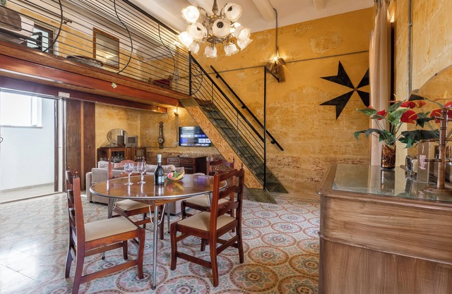 Ta'Battista Guesthouse with pool-apart 8, IX-XEWKIJA, GĦAWDEX, Malta