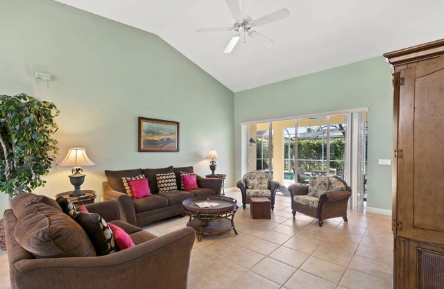 TAHITI RD. 178 BEAUTIFUL POOL HOME!