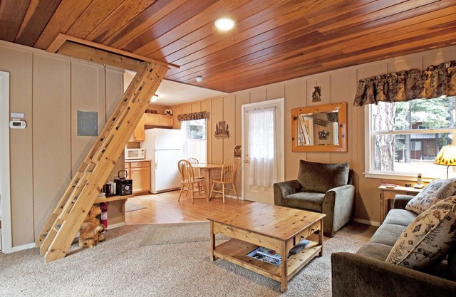 Tahoe Park Cottage ( 1 Bedroom cottage )