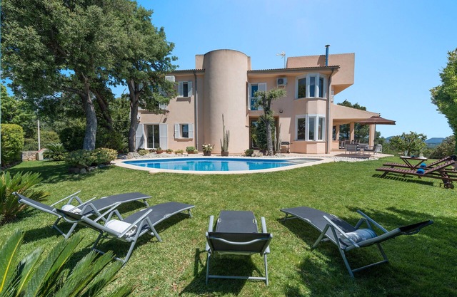 TALAIOT 25 - Villa with private pool in INCA. Free WiFi