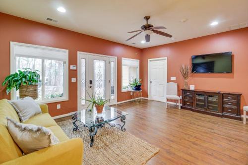 Talking Rock Home with Private Deck